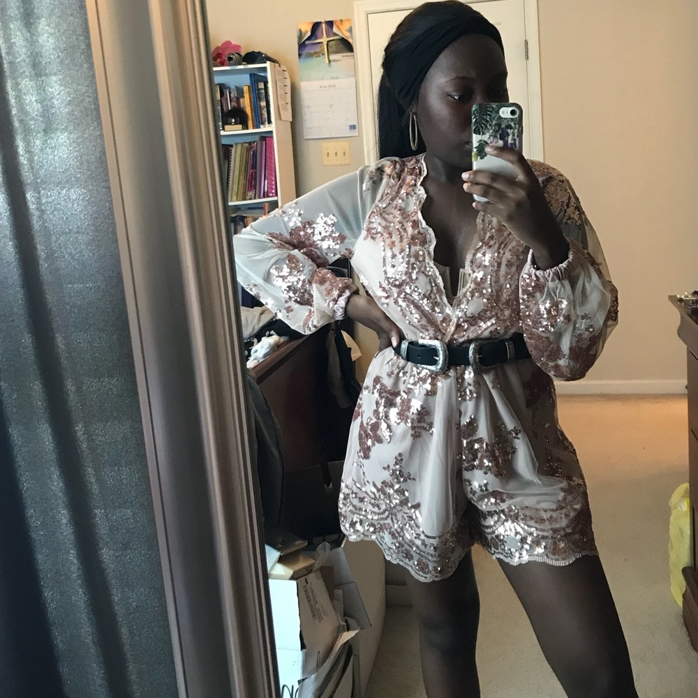 Rose gold sequin v-neck romper ✨✨